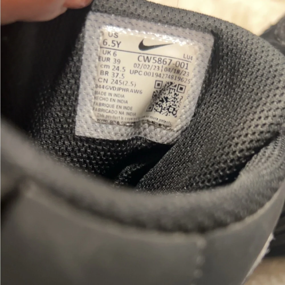 Nike Men's Black High-Top Sneakers with Strap